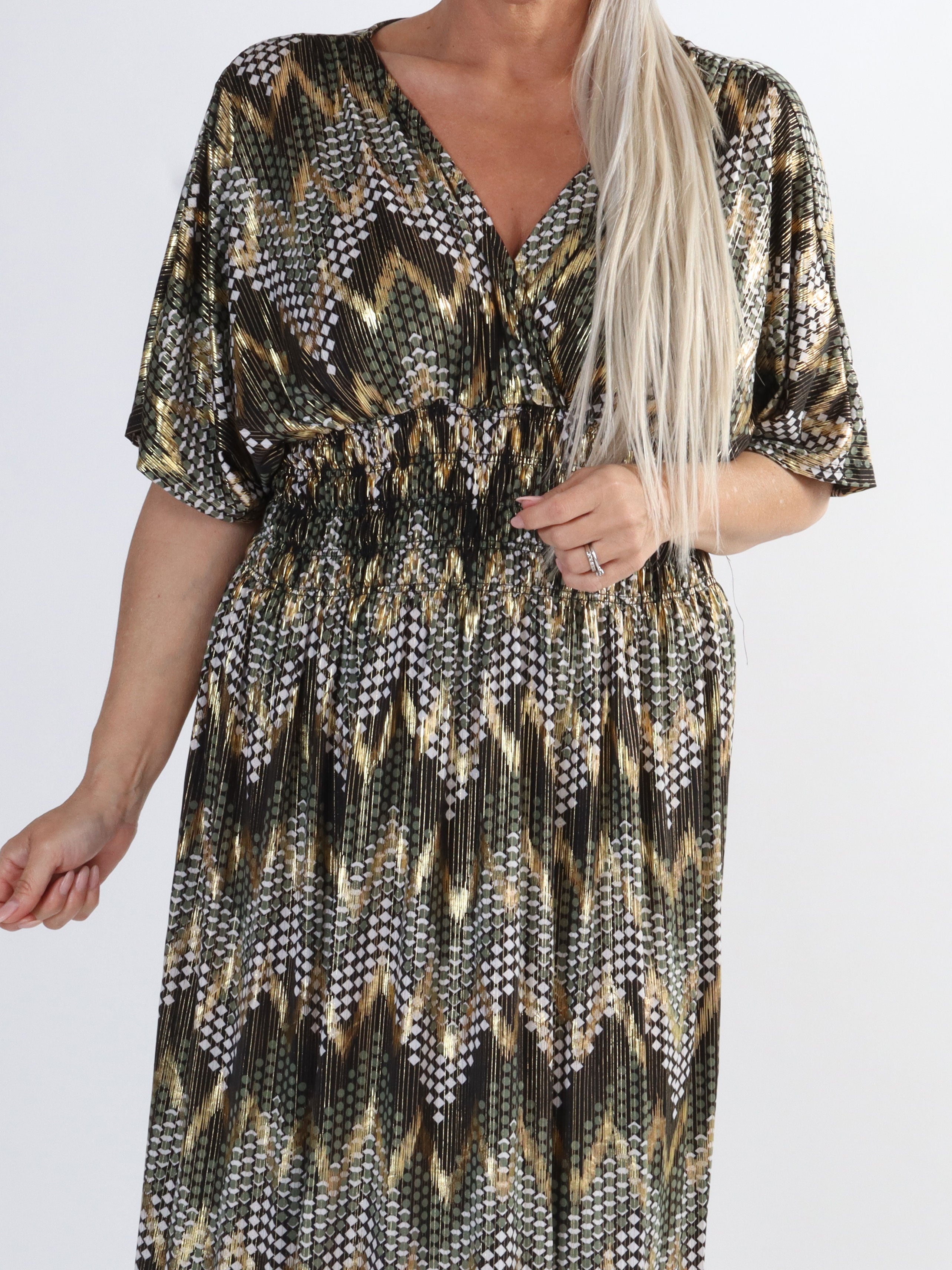 Pams Pattern - Lång elastisk plus size klänning i veckfritt tyg